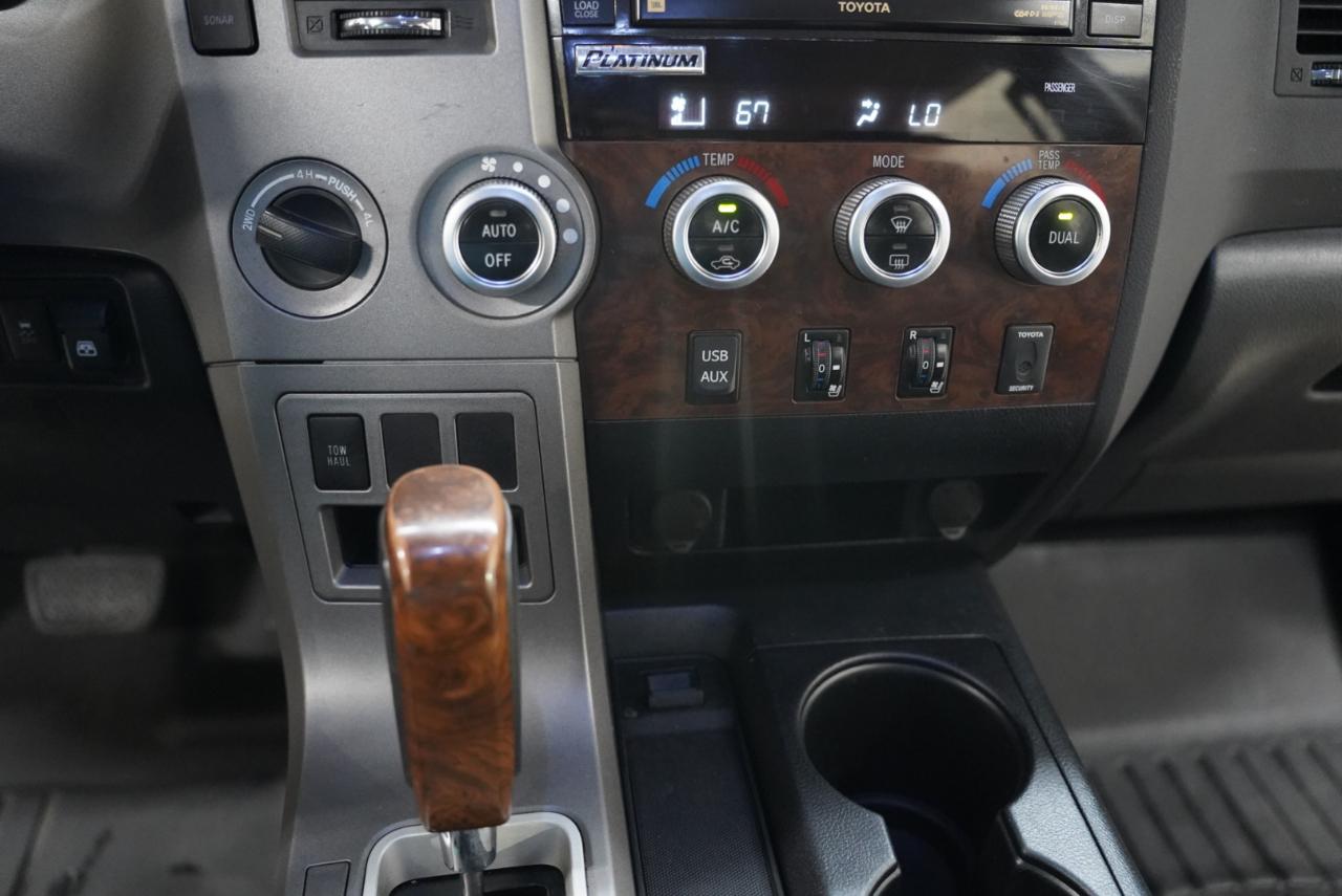 Toyota Tundra 4WD Truck  2012