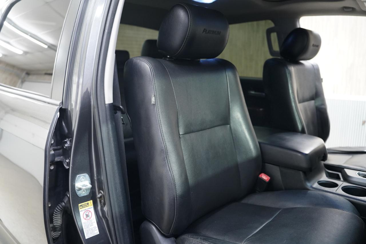 Toyota Tundra 4WD Truck  2012