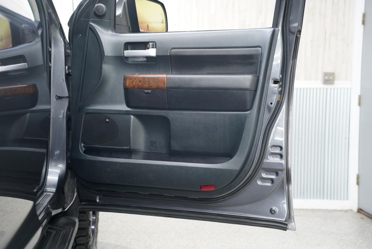 Toyota Tundra 4WD Truck  2012