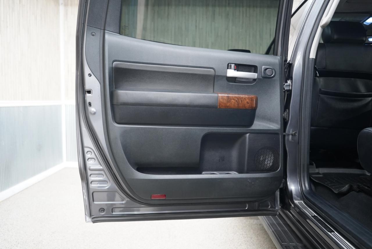 Toyota Tundra 4WD Truck  2012