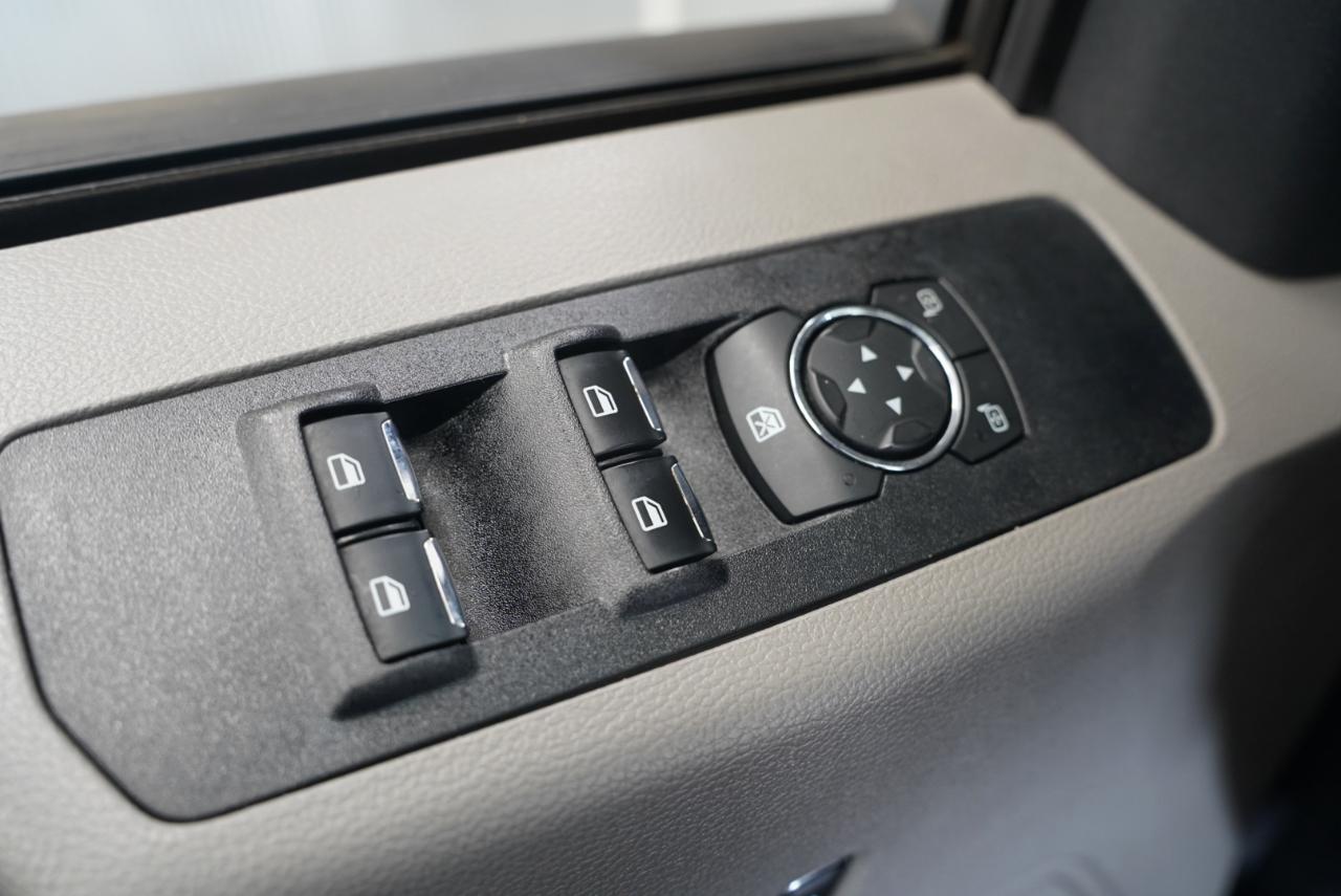 Ford Super Duty F-450 DRW XL 4WD Crew Cab 8' Box 2022