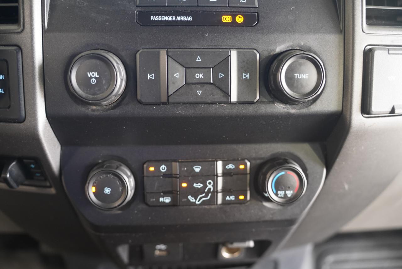 Ford Super Duty F-450 DRW XL 4WD Crew Cab 8' Box 2022