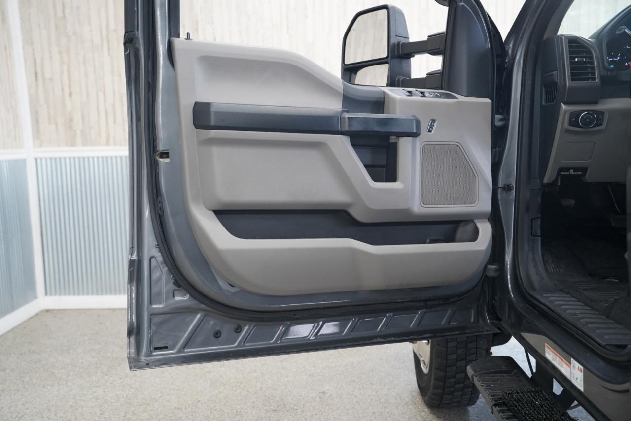 Ford Super Duty F-450 DRW XL 4WD Crew Cab 8' Box 2022