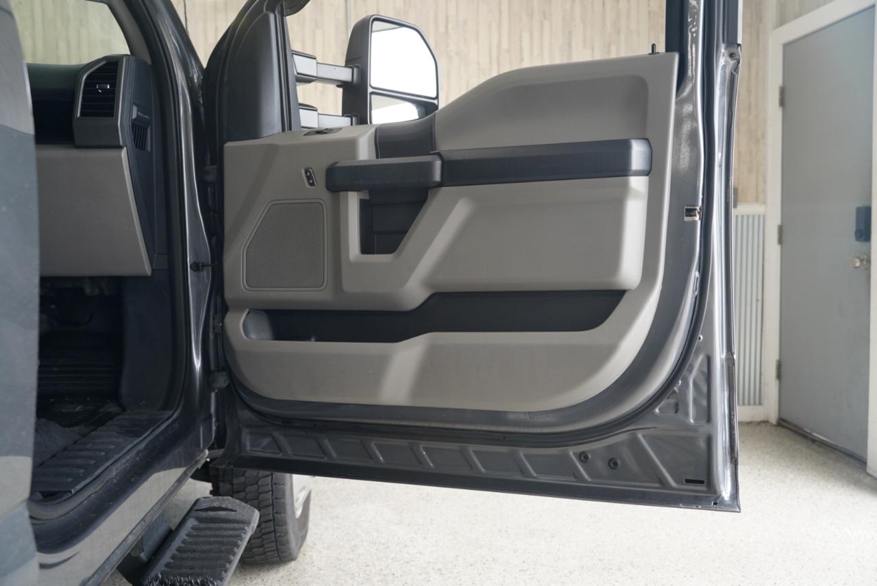 Ford Super Duty F-450 DRW XL 4WD Crew Cab 8' Box 2022