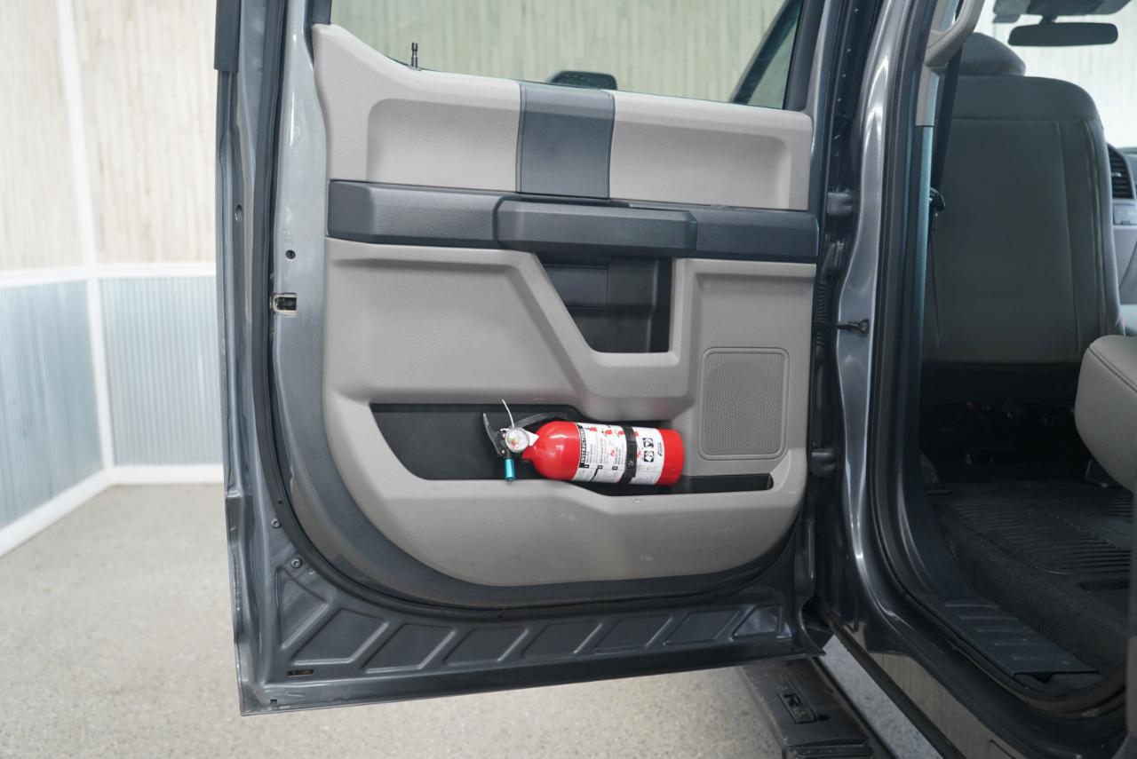 Ford Super Duty F-450 DRW XL 4WD Crew Cab 8' Box 2022