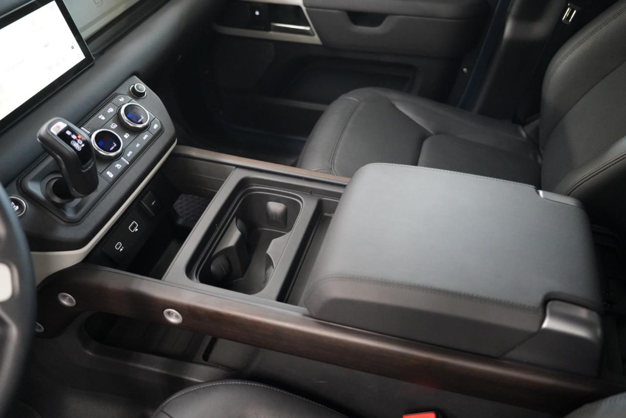 Land Rover Defender 110 P300 S 2024