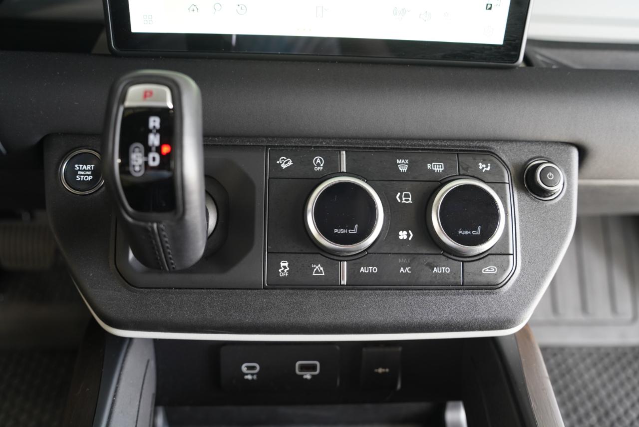 Land Rover Defender 110 P300 S 2024