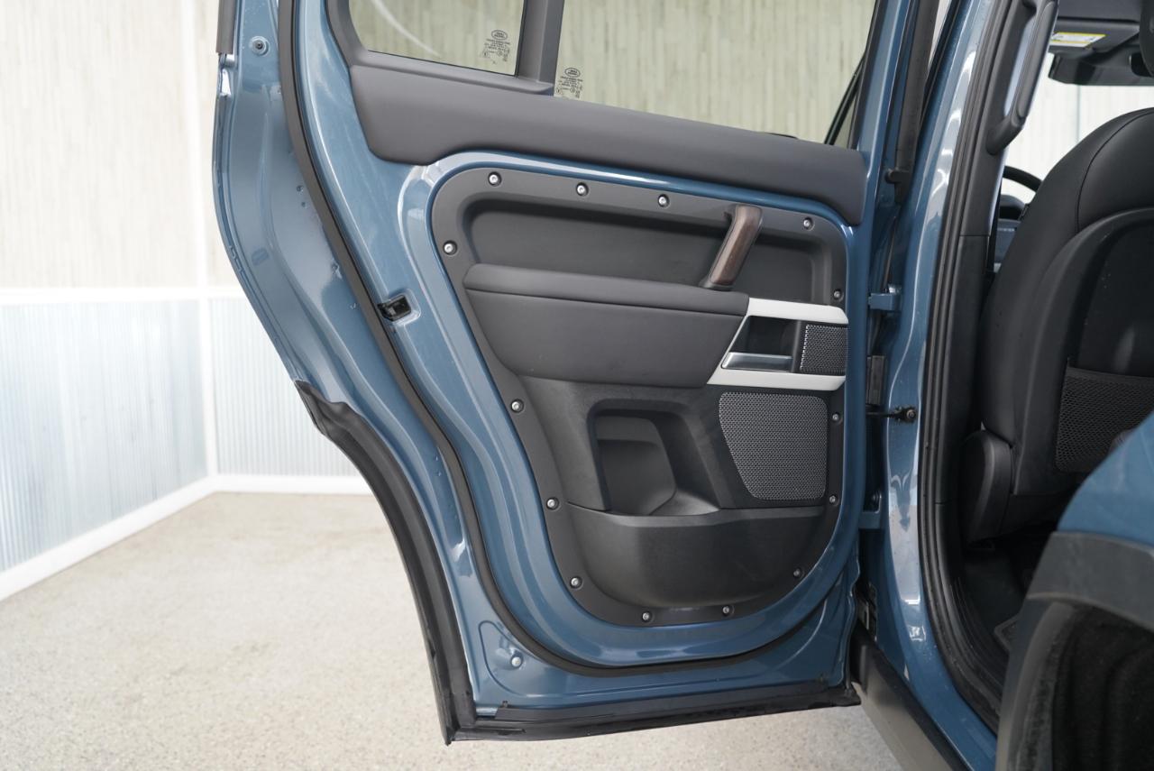 Land Rover Defender 110 P300 S 2024