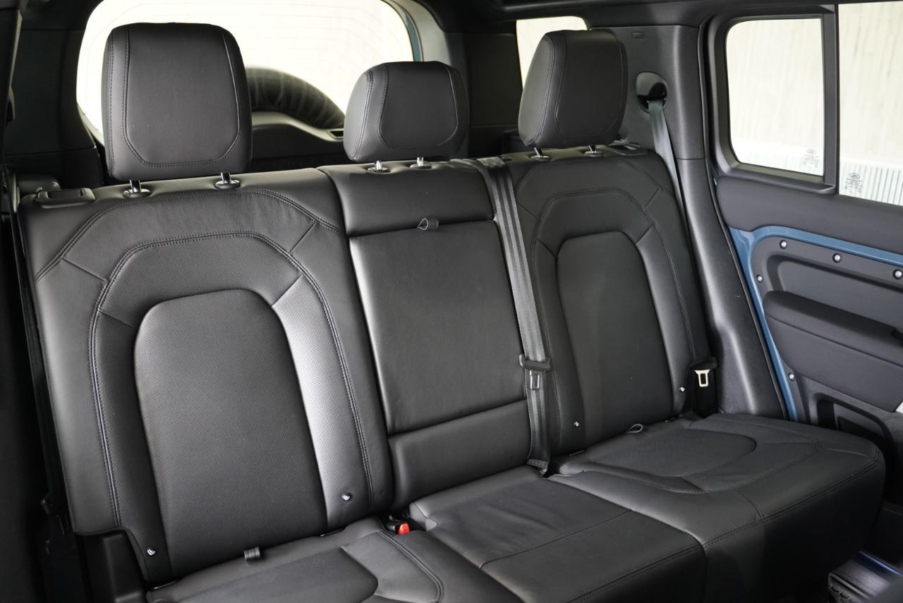 Land Rover Defender 110 P300 S 2024