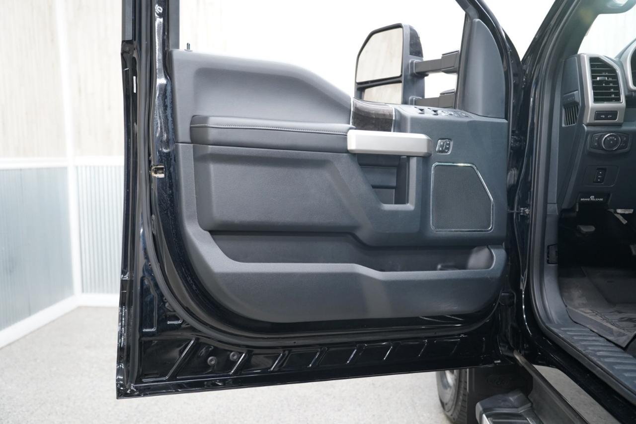 Ford Super Duty F-350 DRW  2022