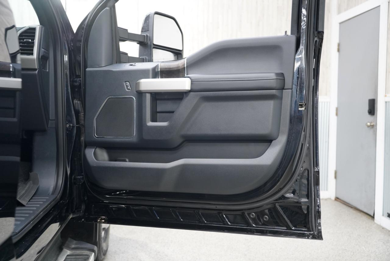 Ford Super Duty F-350 DRW  2022