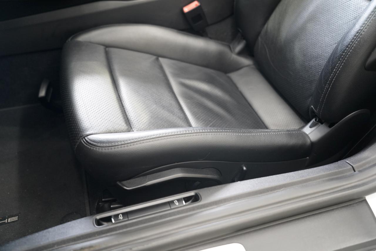 Porsche Boxster 2dr Roadster 2016