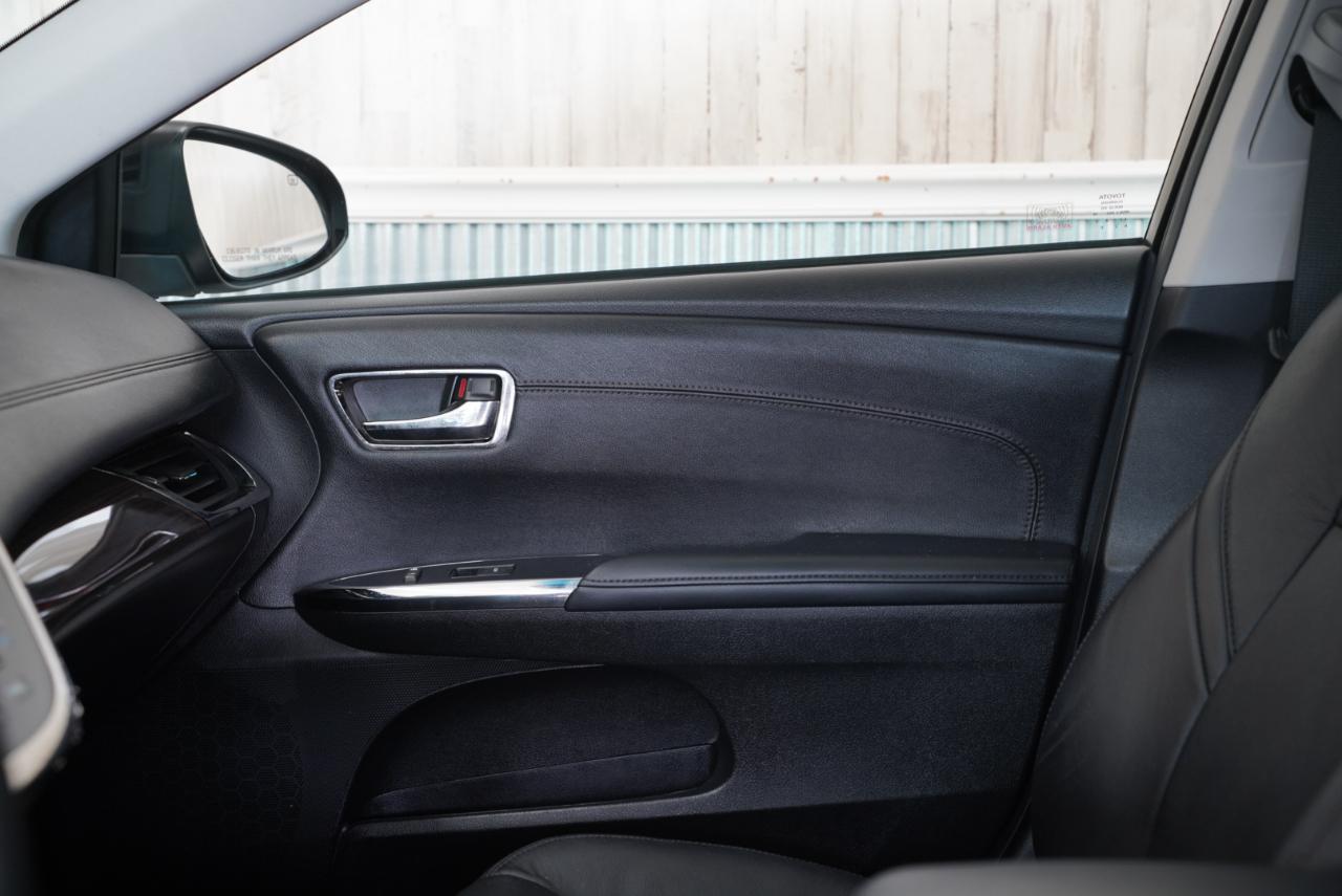 Toyota Avalon XLE Premium 2014