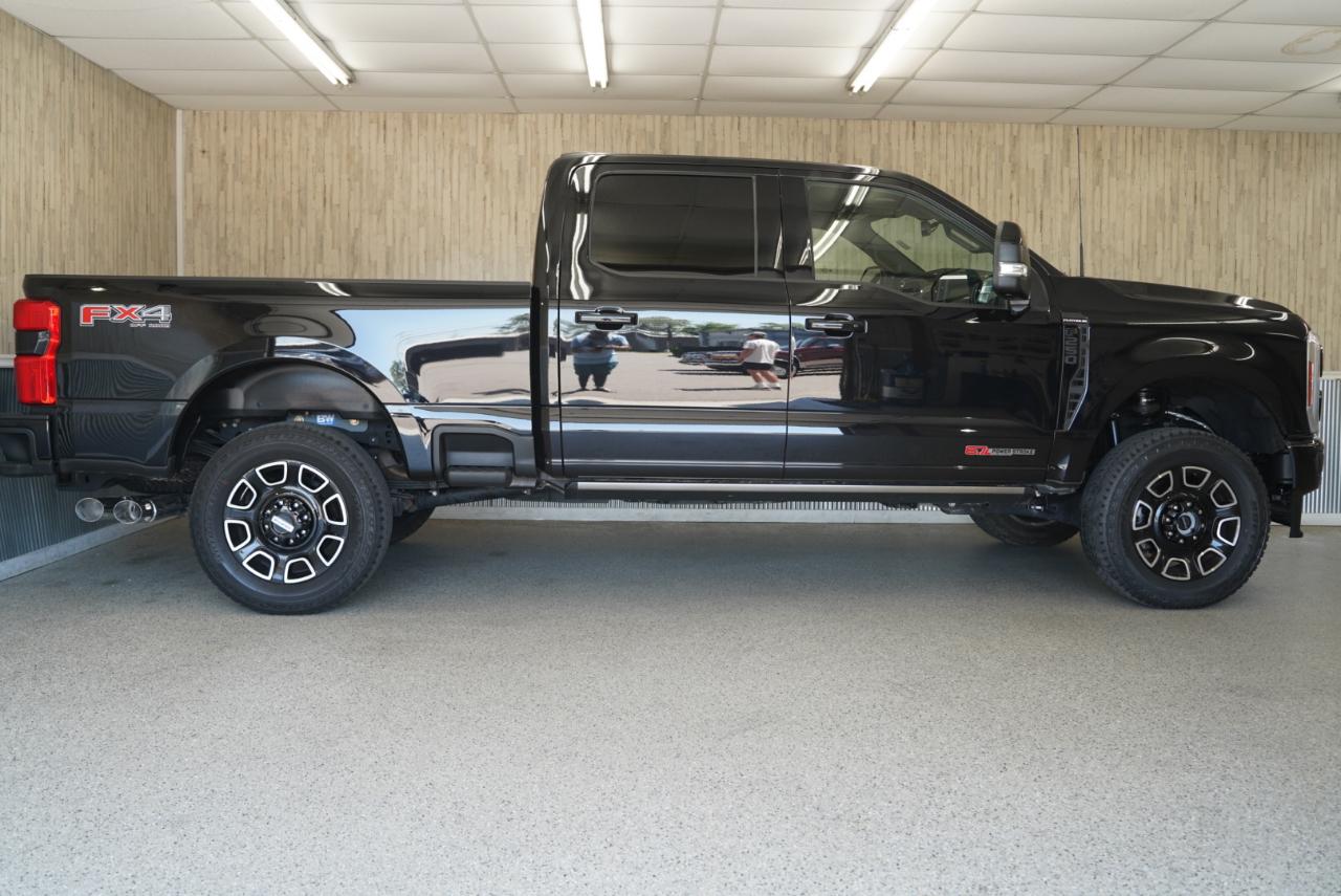 Ford Super Duty F-250 SRW King Ranch 4WD Crew Cab 8' Box 2025