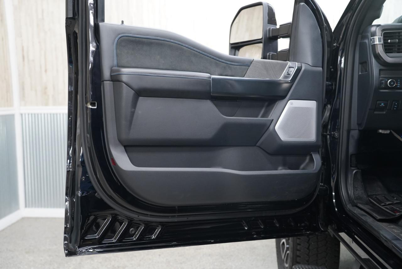 Ford Super Duty F-250 SRW King Ranch 4WD Crew Cab 8' Box 2025