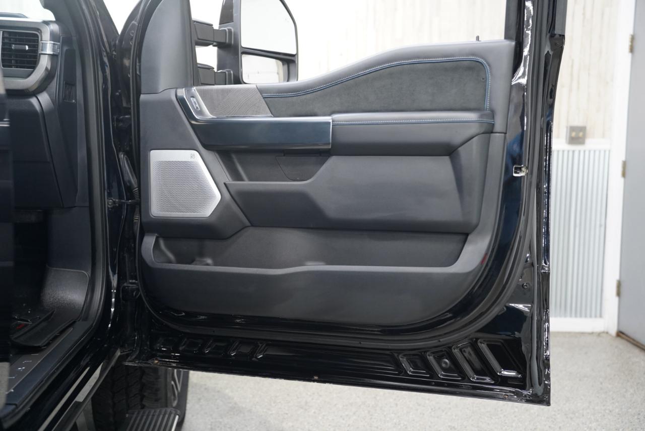 Ford Super Duty F-250 SRW King Ranch 4WD Crew Cab 8' Box 2025