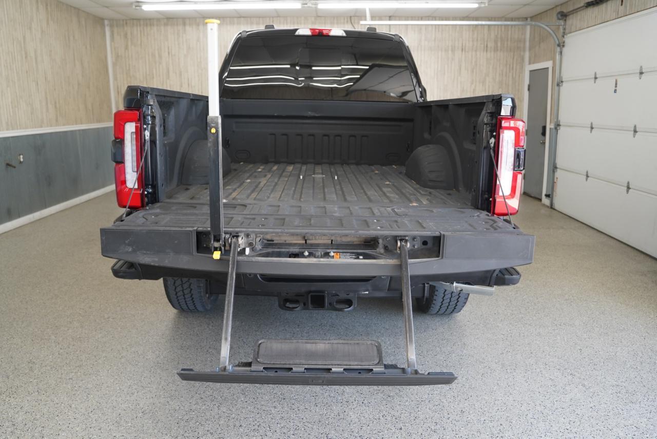 Ford Super Duty F-250 SRW King Ranch 4WD Crew Cab 8' Box 2025