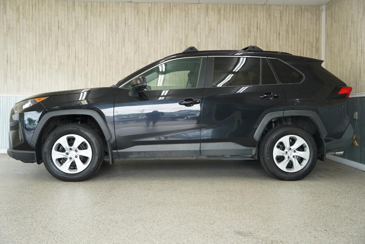 Toyota RAV4 LE FWD 2020