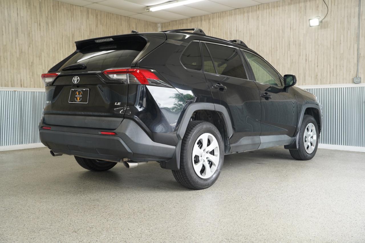 Toyota RAV4 LE FWD 2020