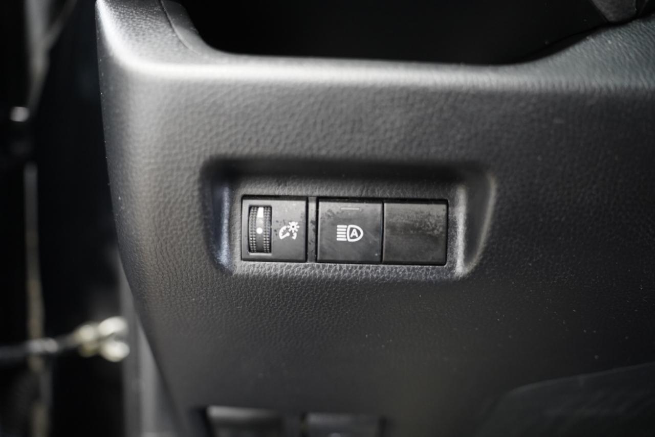Toyota RAV4 LE FWD 2020