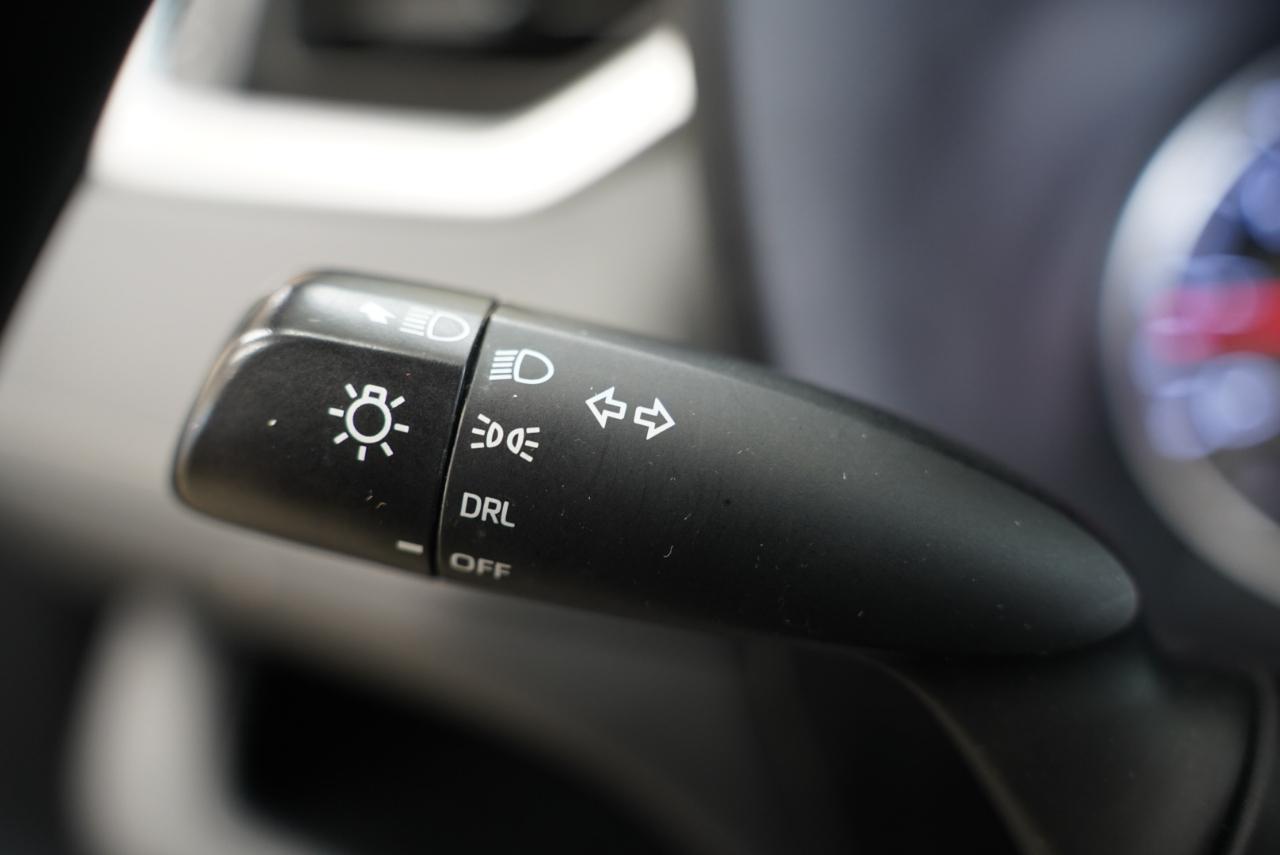 Toyota RAV4 LE FWD 2020