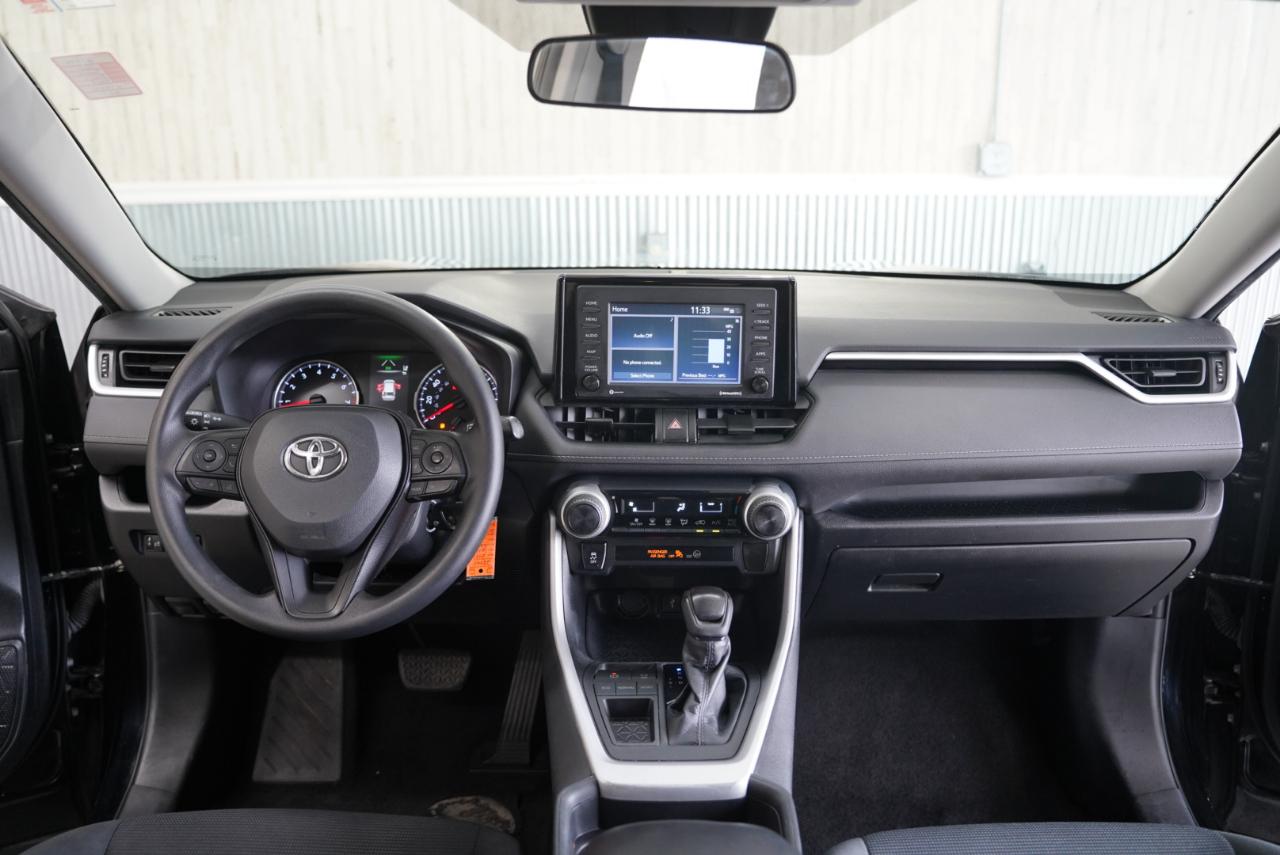 Toyota RAV4 LE FWD 2020