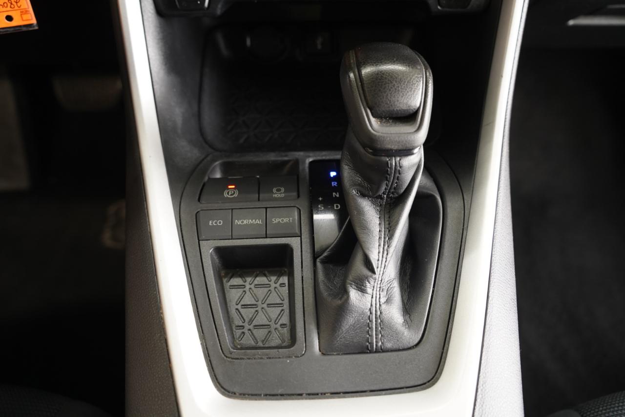 Toyota RAV4 LE FWD 2020