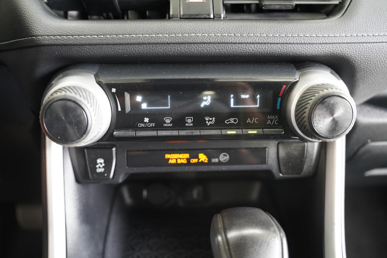 Toyota RAV4 LE FWD 2020