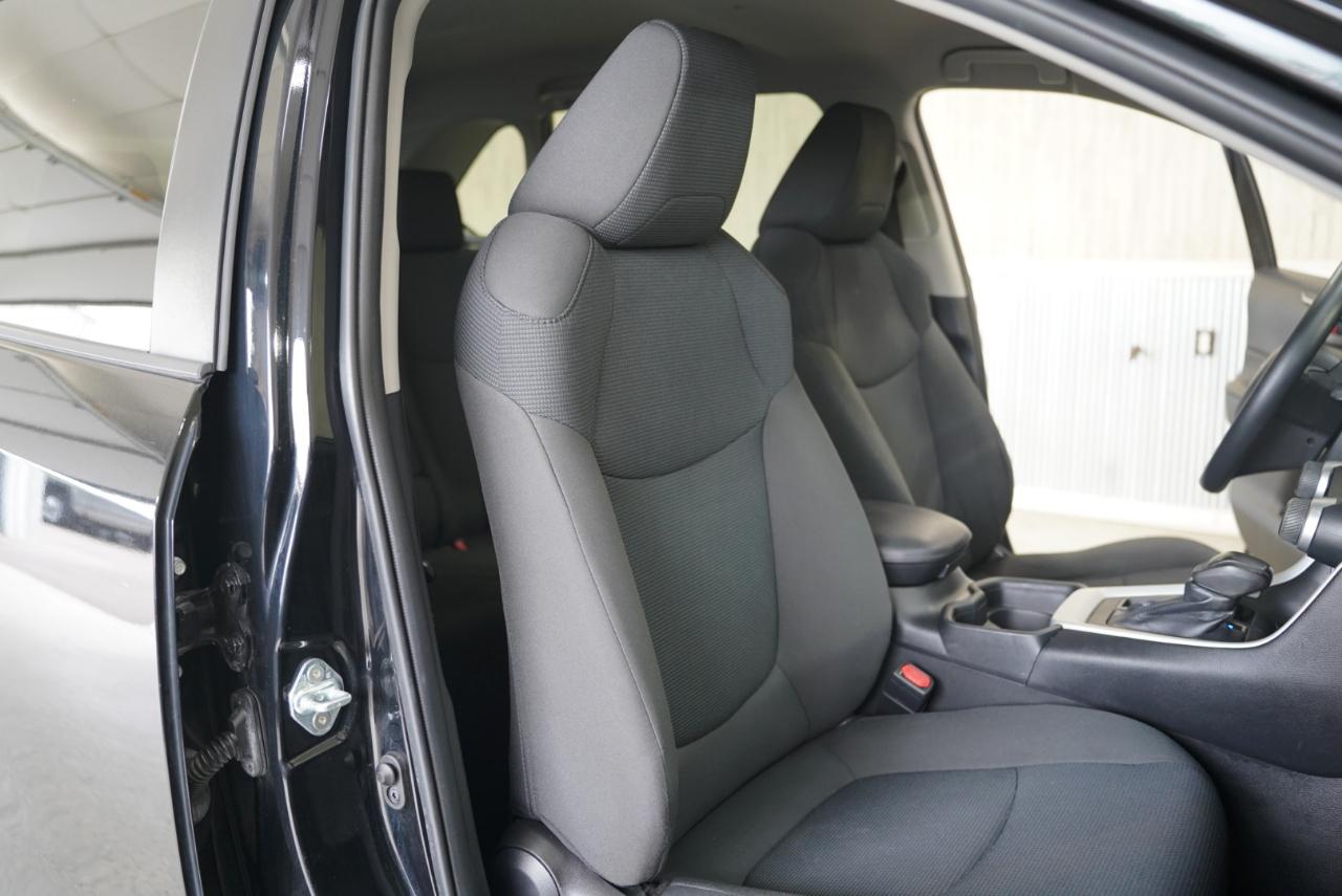 Toyota RAV4 LE FWD 2020