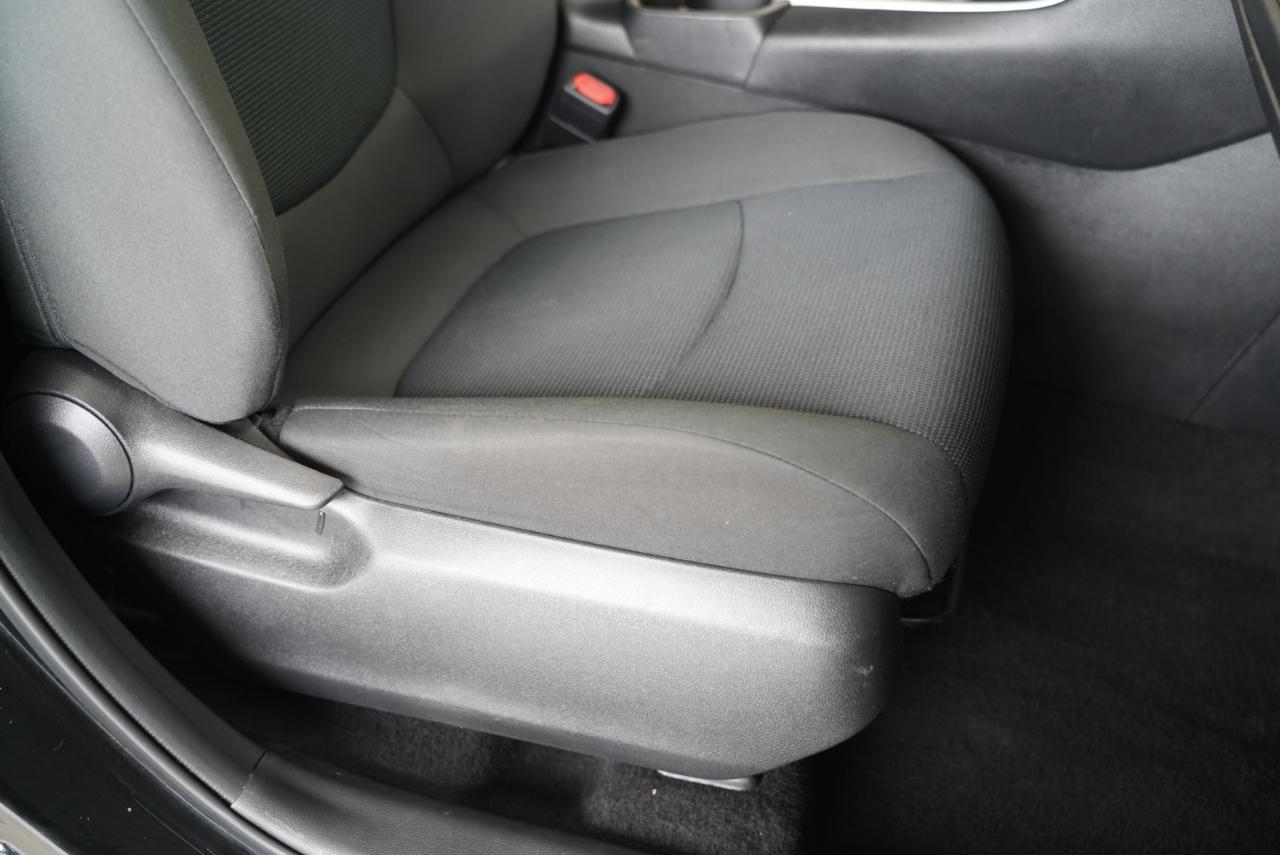 Toyota RAV4 LE FWD 2020