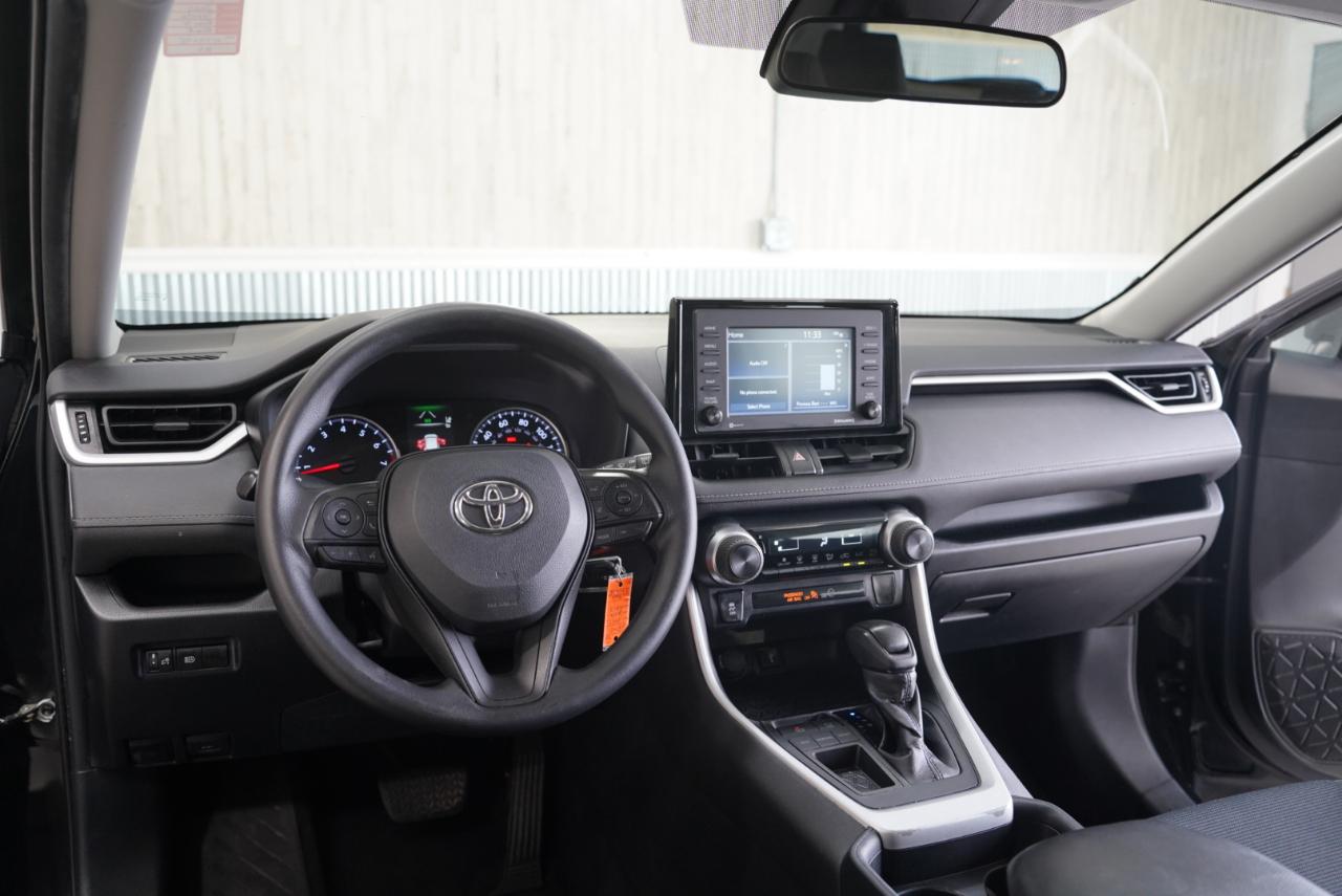 Toyota RAV4 LE FWD 2020