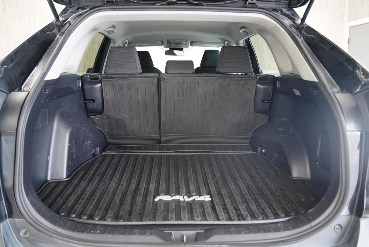 Toyota RAV4 LE FWD 2020