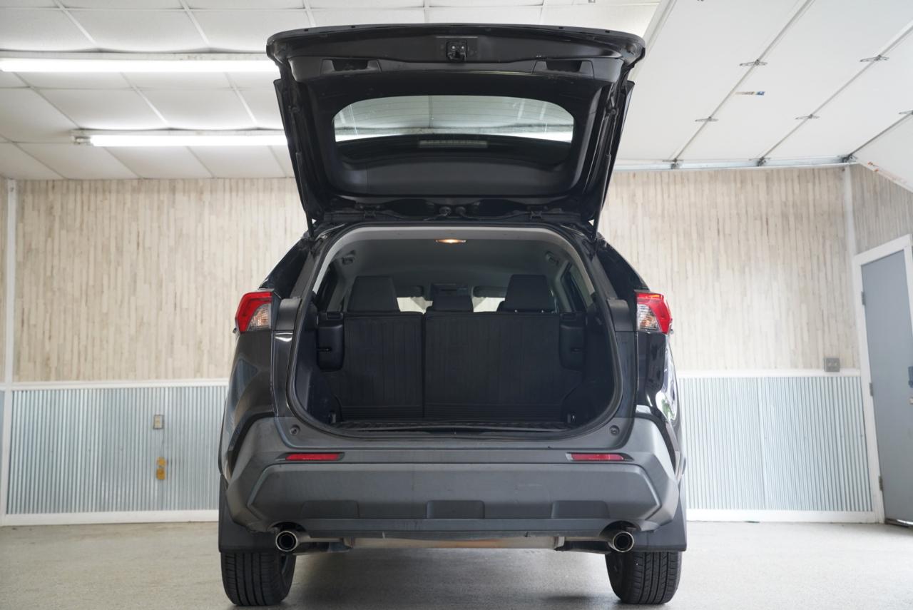 Toyota RAV4 LE FWD 2020