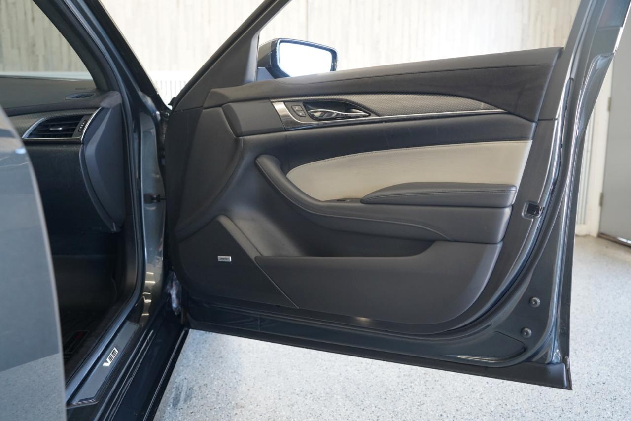 Cadillac CTS-V Sedan 4dr Sdn 2016