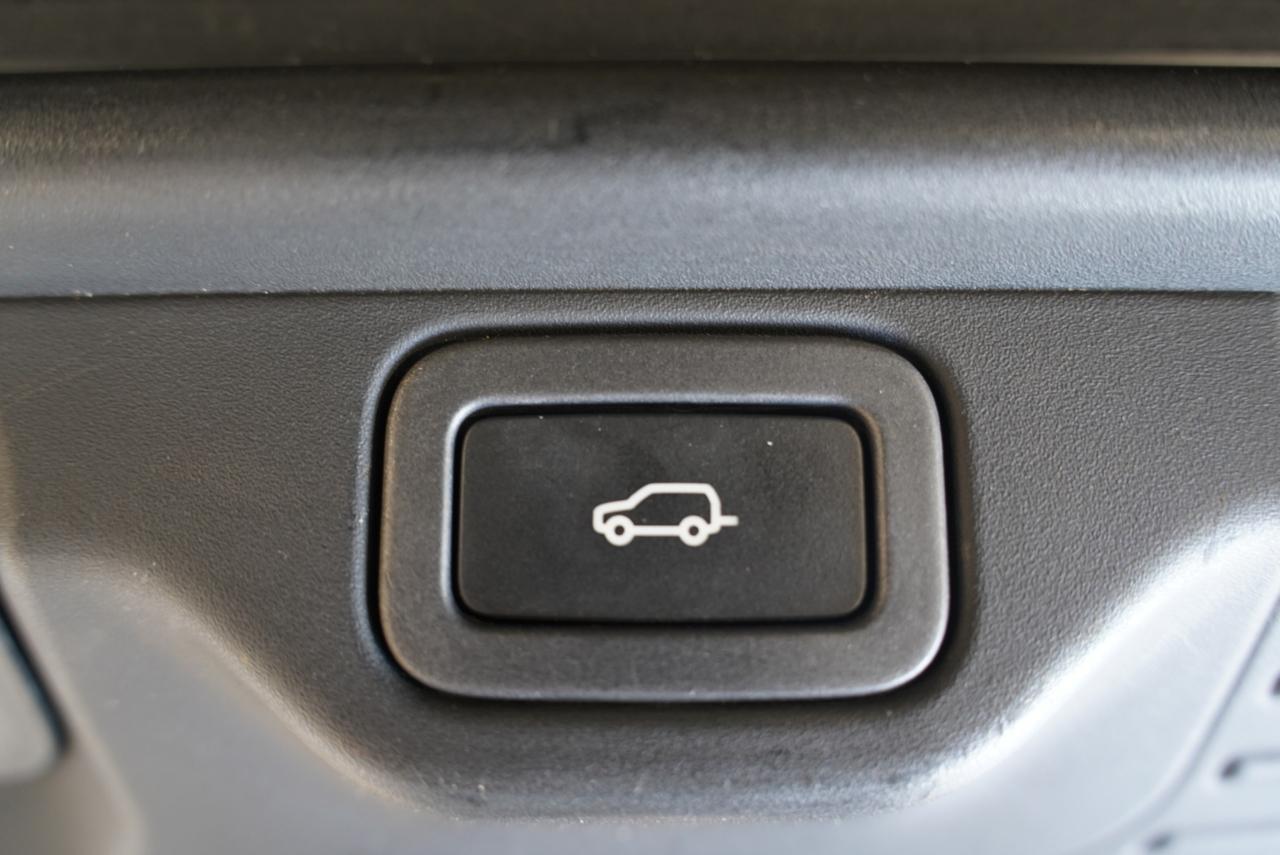 Land Rover Range Rover V8 Supercharged SWB 2017