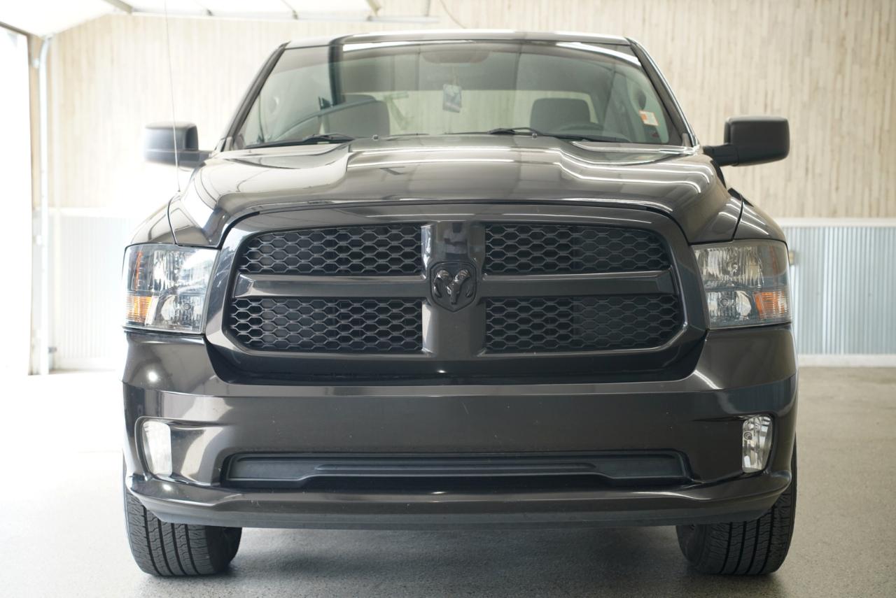 RAM 1500 Express 4x2 Crew Cab 5'7" Box 2018