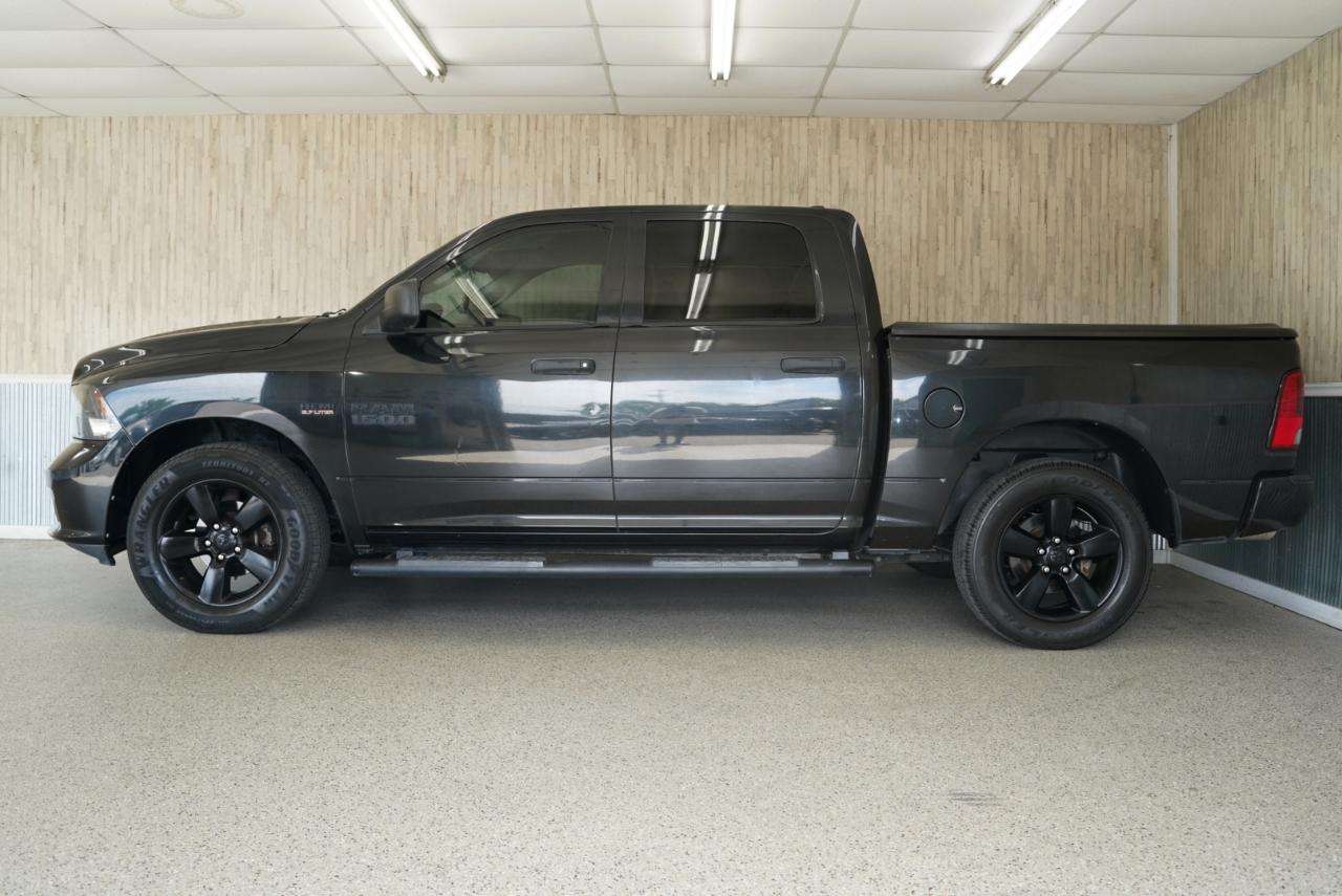 RAM 1500 Express 4x2 Crew Cab 5'7" Box 2018