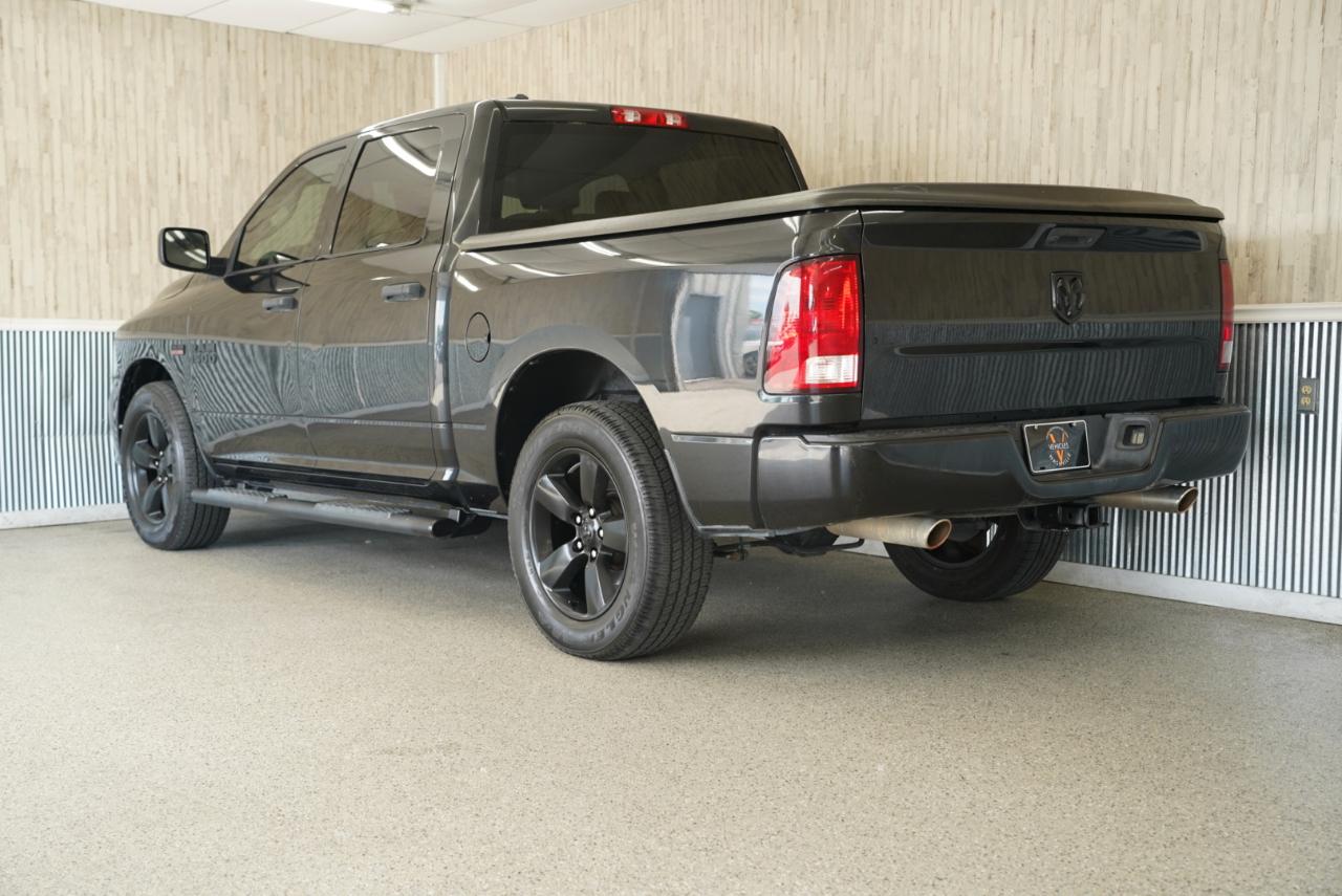 RAM 1500 Express 4x2 Crew Cab 5'7" Box 2018