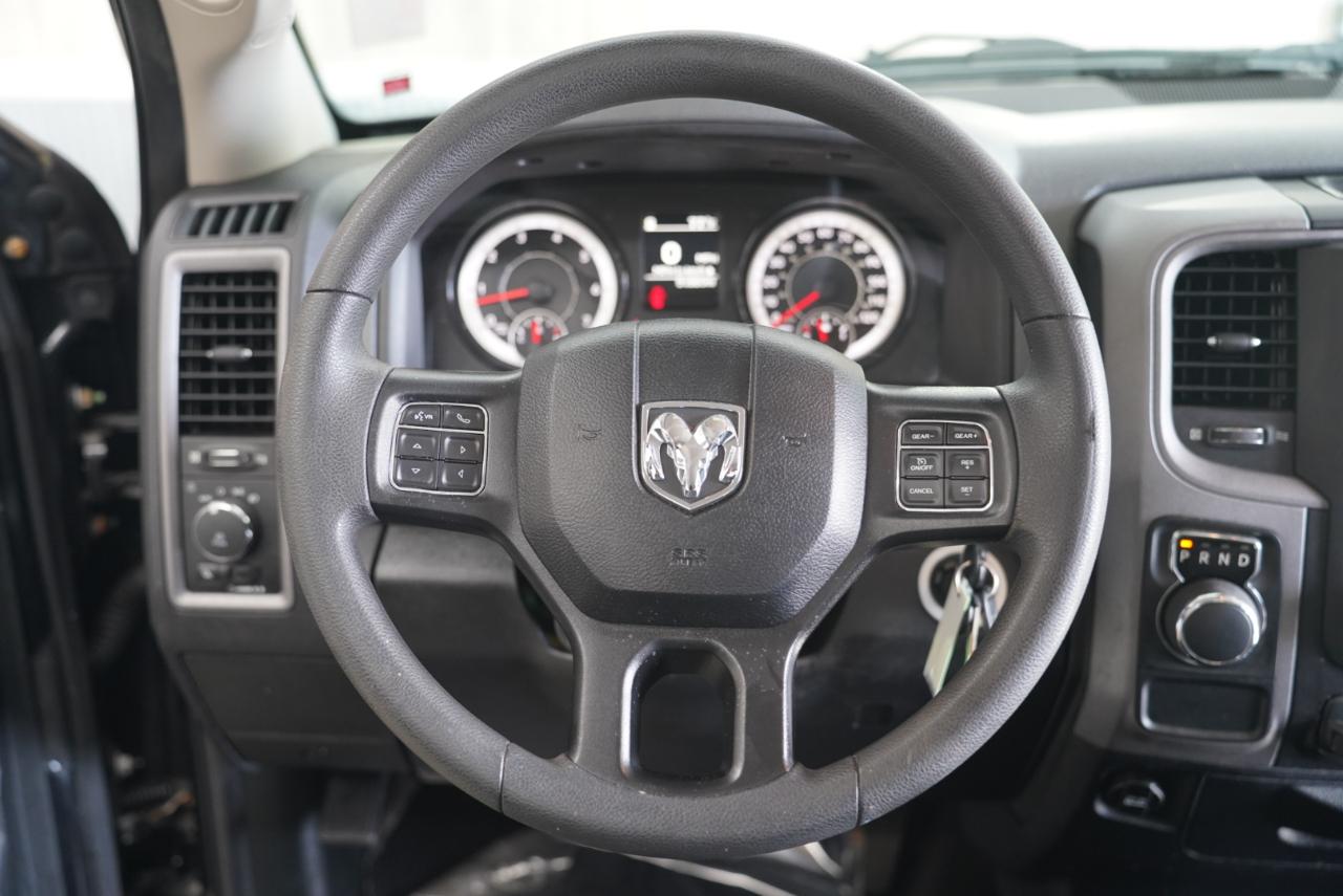 RAM 1500 Express 4x2 Crew Cab 5'7" Box 2018