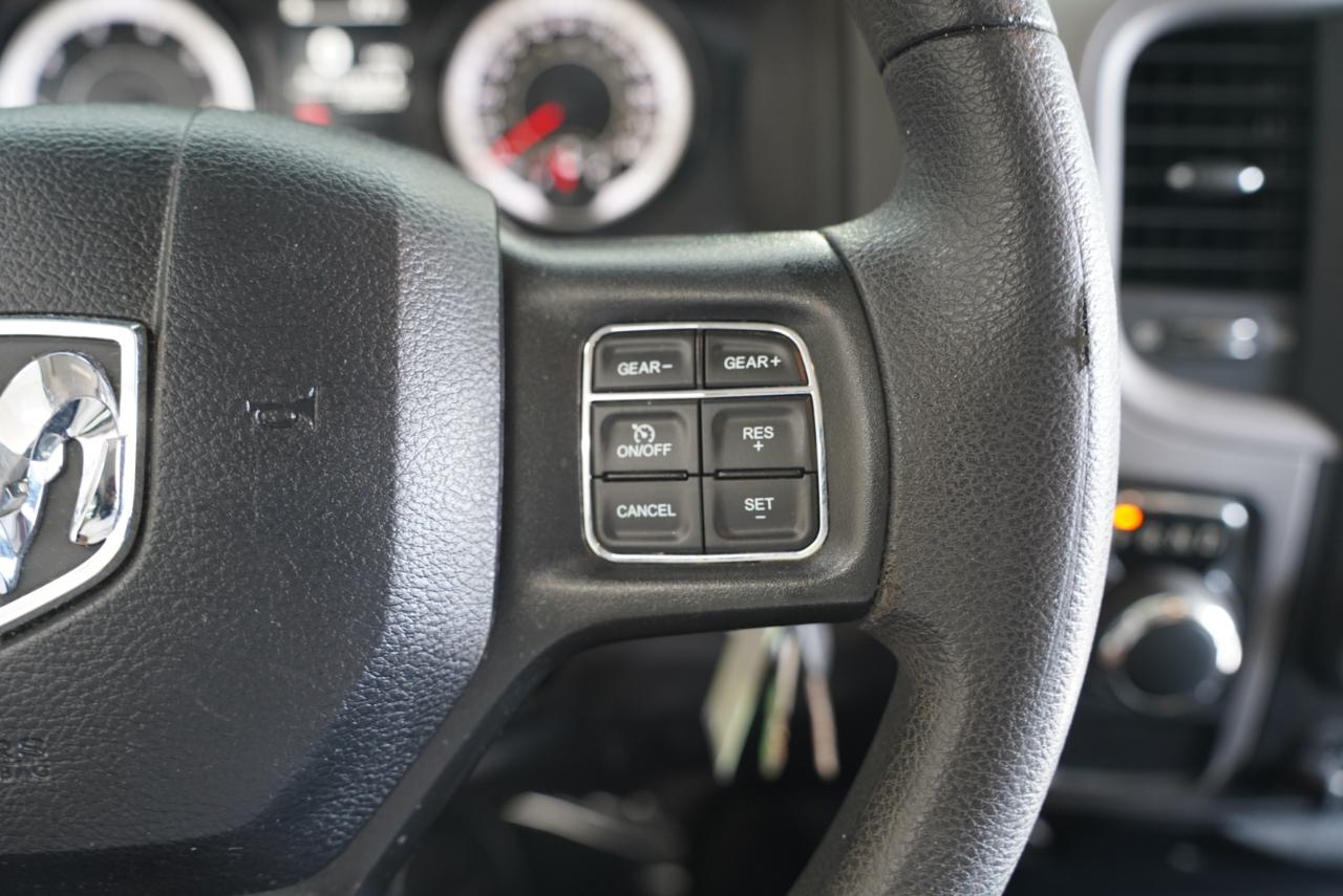 RAM 1500 Express 4x2 Crew Cab 5'7" Box 2018