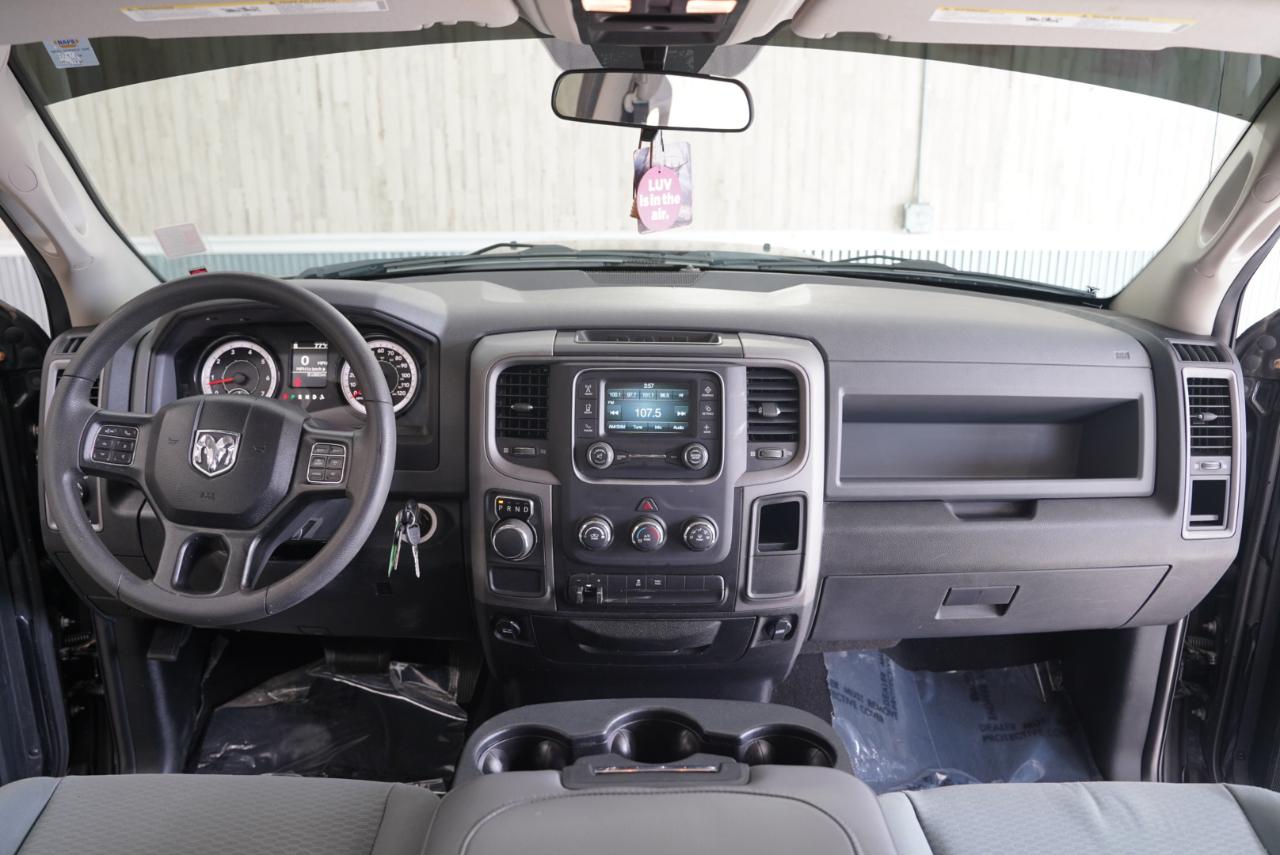 RAM 1500 Express 4x2 Crew Cab 5'7" Box 2018