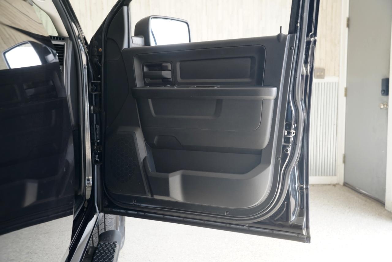 RAM 1500 Express 4x2 Crew Cab 5'7" Box 2018