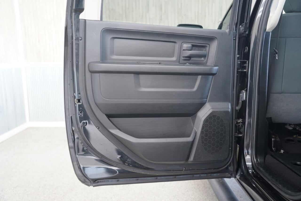 RAM 1500 Express 4x2 Crew Cab 5'7" Box 2018