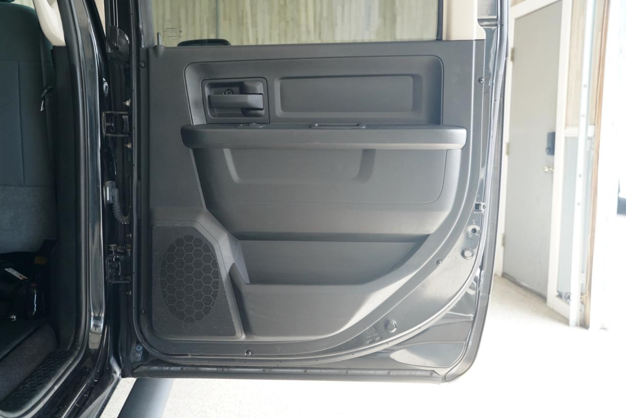 RAM 1500 Express 4x2 Crew Cab 5'7" Box 2018