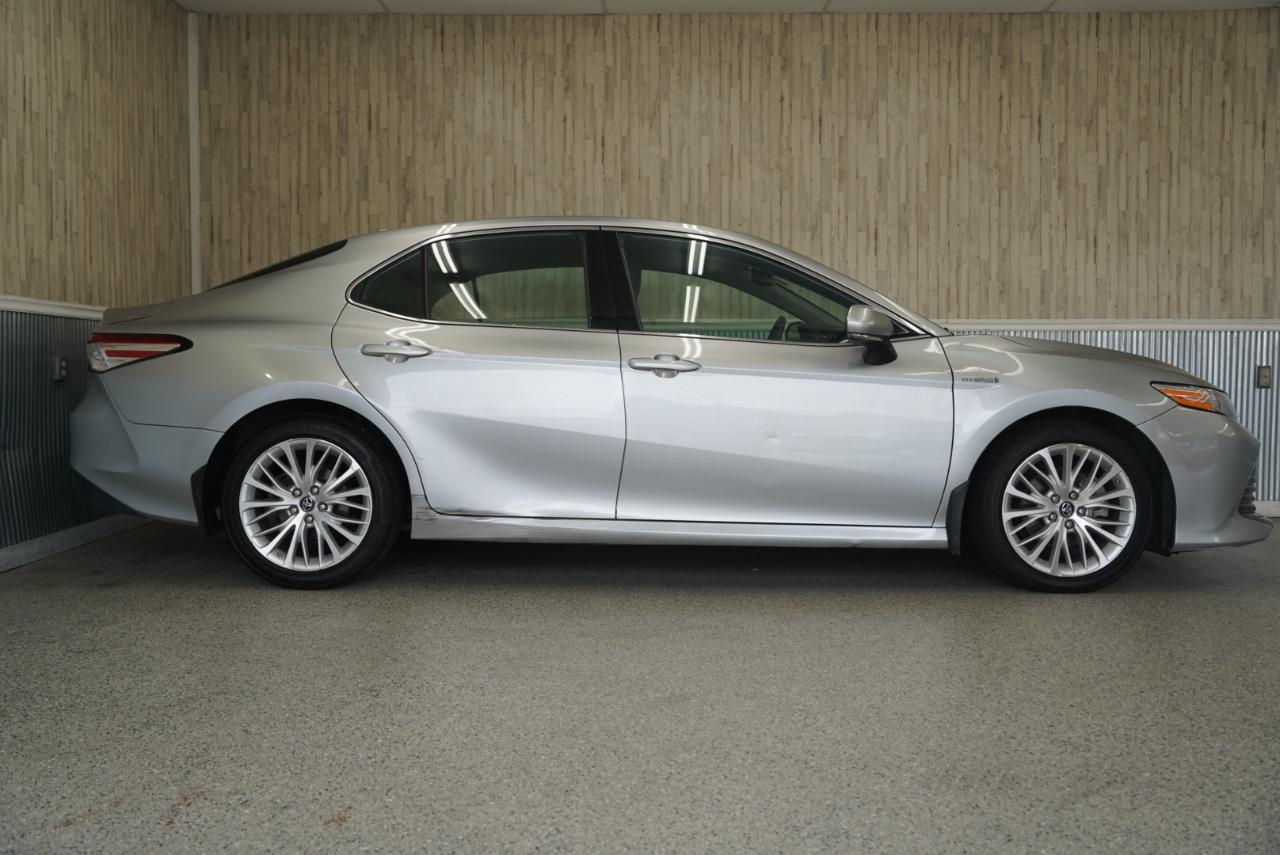Toyota Camry  2019