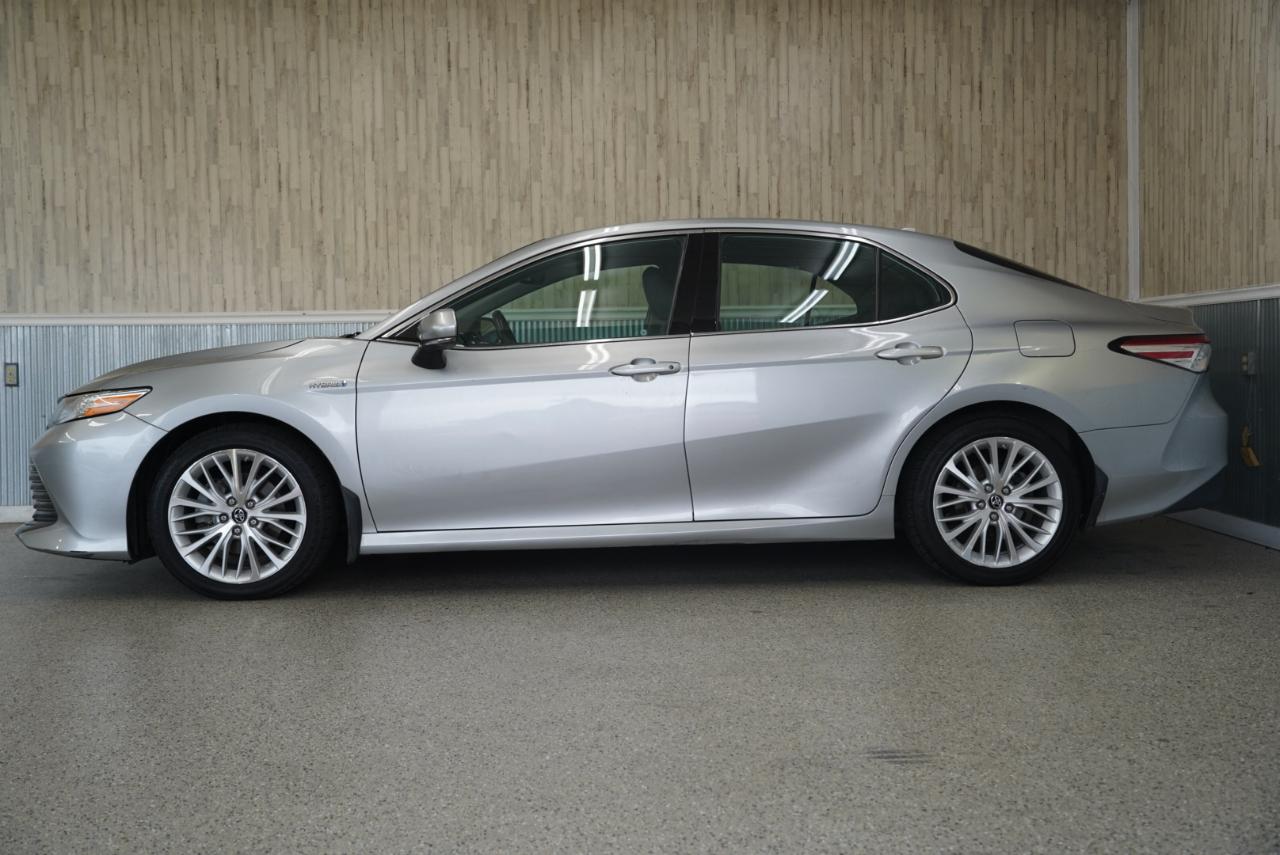 Toyota Camry  2019