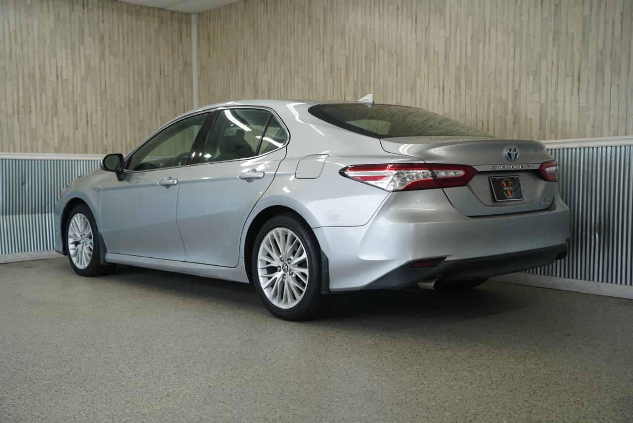 Toyota Camry  2019