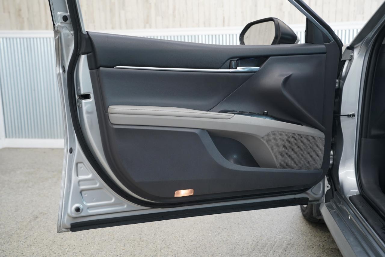 Toyota Camry  2019