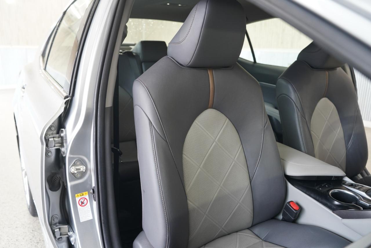 Toyota Camry  2019