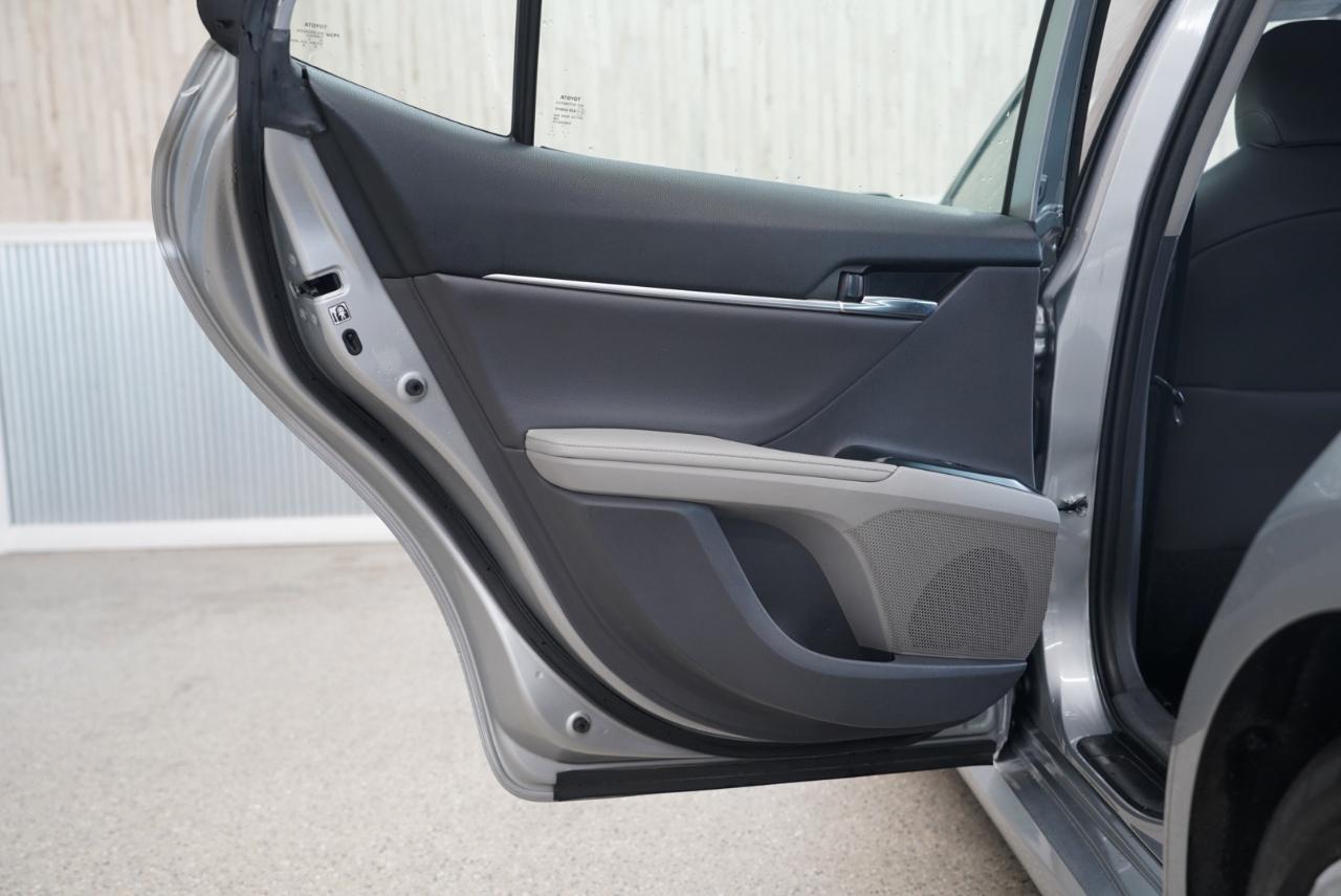 Toyota Camry  2019